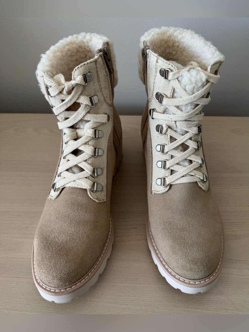 Dolce VitaHelix Tan Lace-Up Shearling Winter Boots / Size 9